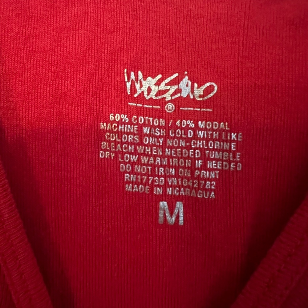 Red tank - Picture 2 of 2